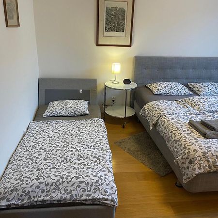 Apartment Kosatcova Prag Eksteriør billede