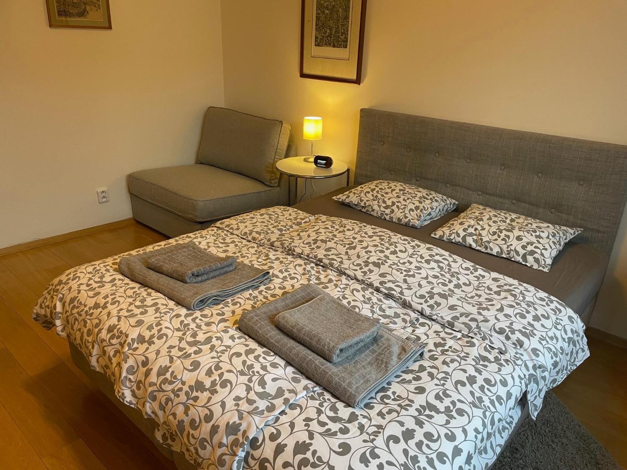Apartment Kosatcova Prag Eksteriør billede