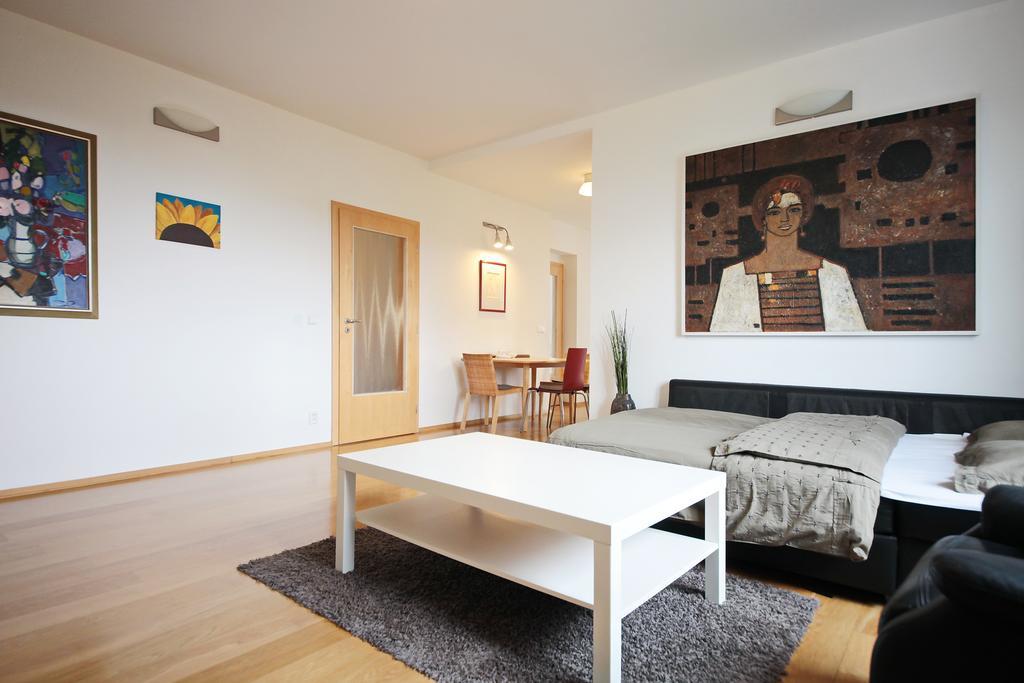 Apartment Kosatcova Prag Eksteriør billede