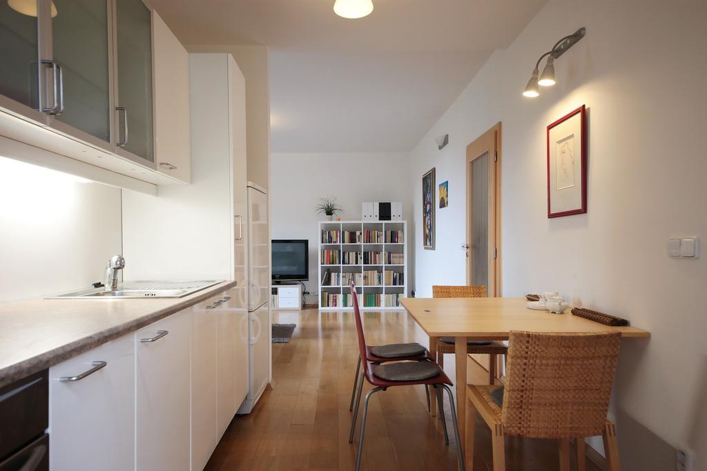 Apartment Kosatcova Prag Eksteriør billede