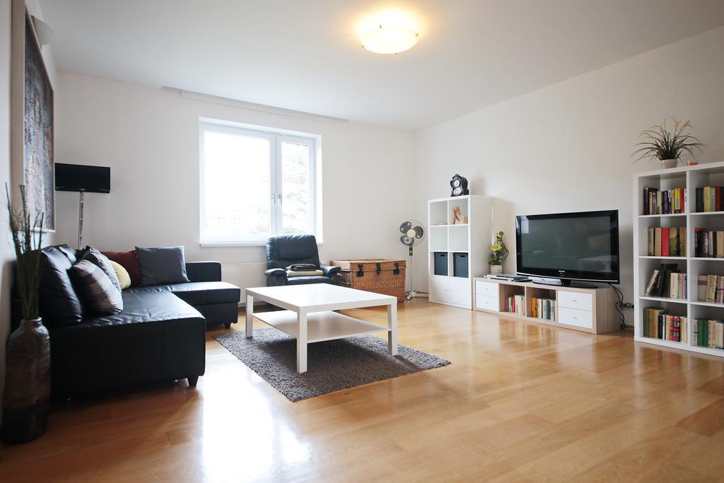 Apartment Kosatcova Prag Eksteriør billede