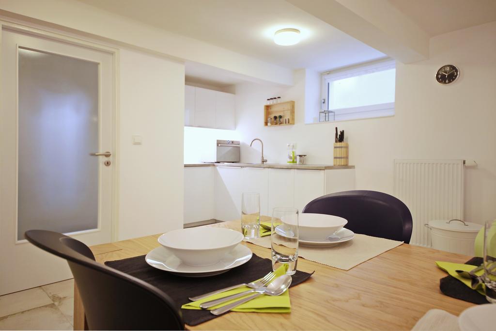 Apartment Kosatcova Prag Eksteriør billede